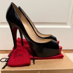 Christian Louboutin Hyper Privé Black Patent Peep-Toe Pumps with Red Platform